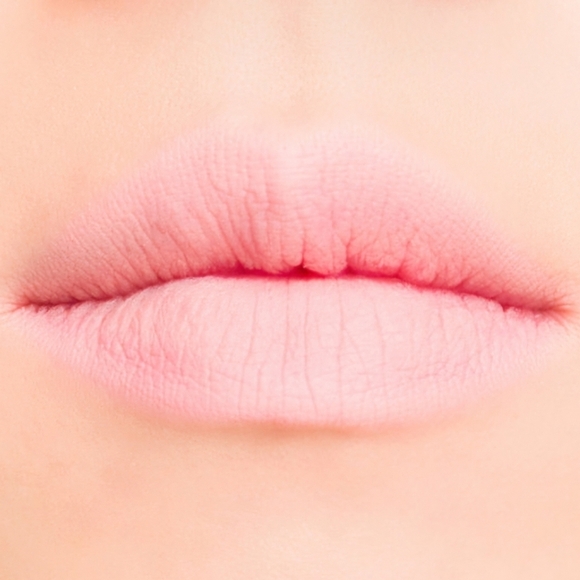 Jeffree Star Velour Lip Liner in Skin Tight. Palest pink tan. NIB Discon… - Picture 2 of 6